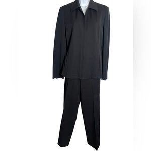 Rafaella suit  size 6 classic black stretch pant suit with front zipper PERFECT🖤